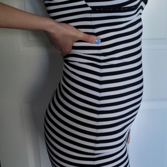 Dress - Picture 6 of 7